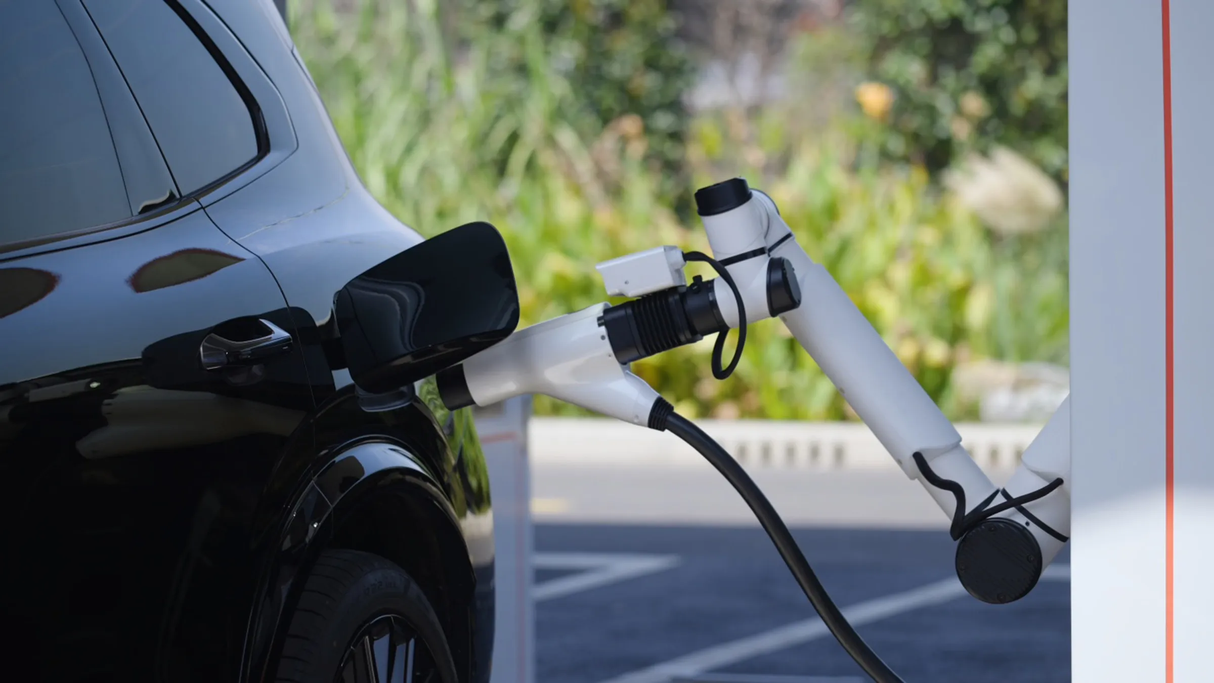 Geely Auto Group Introduces Ultra-Fast AI-Powered Geely Smart Charging