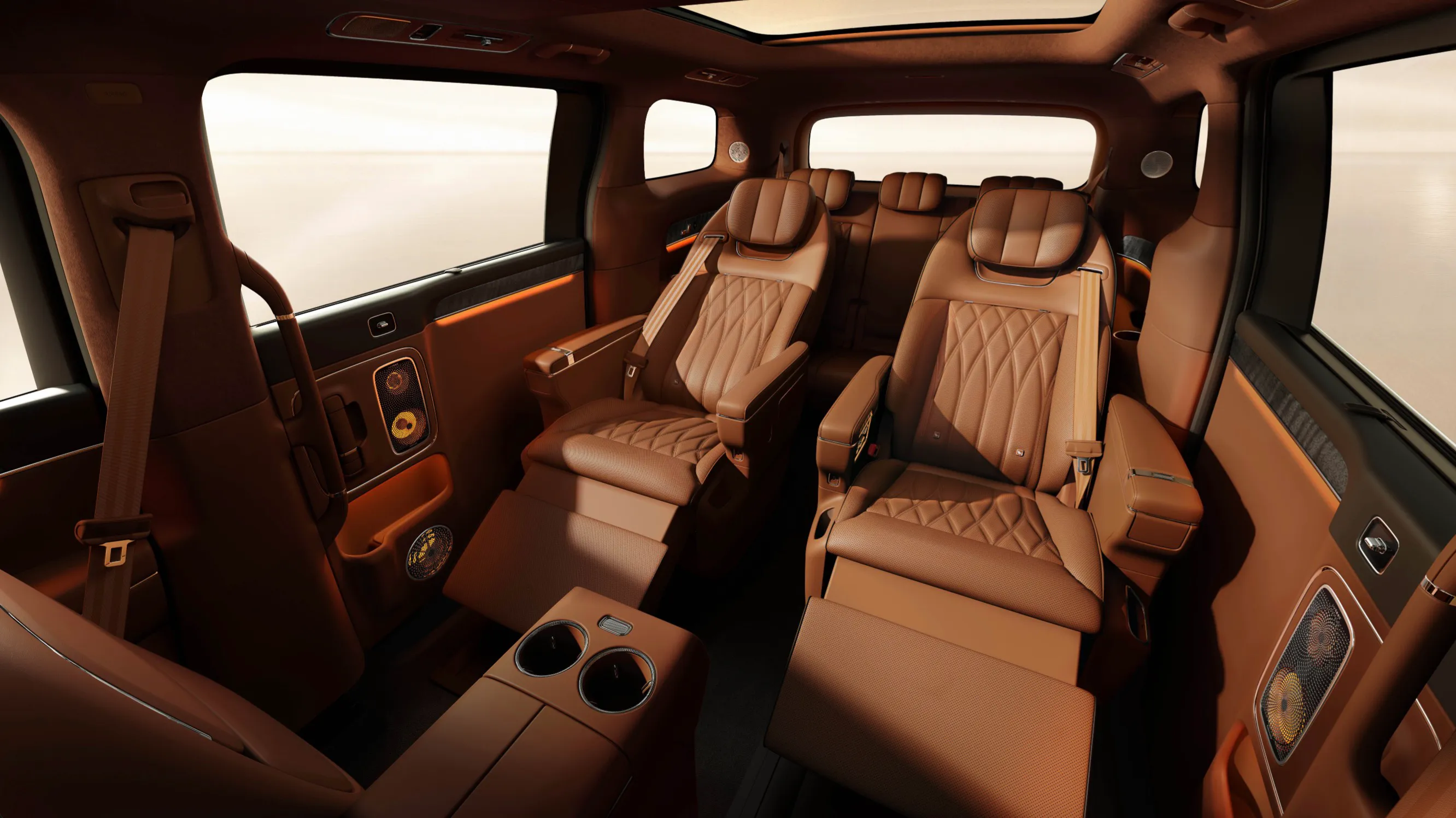 185 Kilometers, Four Driving Environments: LUXEED Showcases Intelligent Luxury and Performance