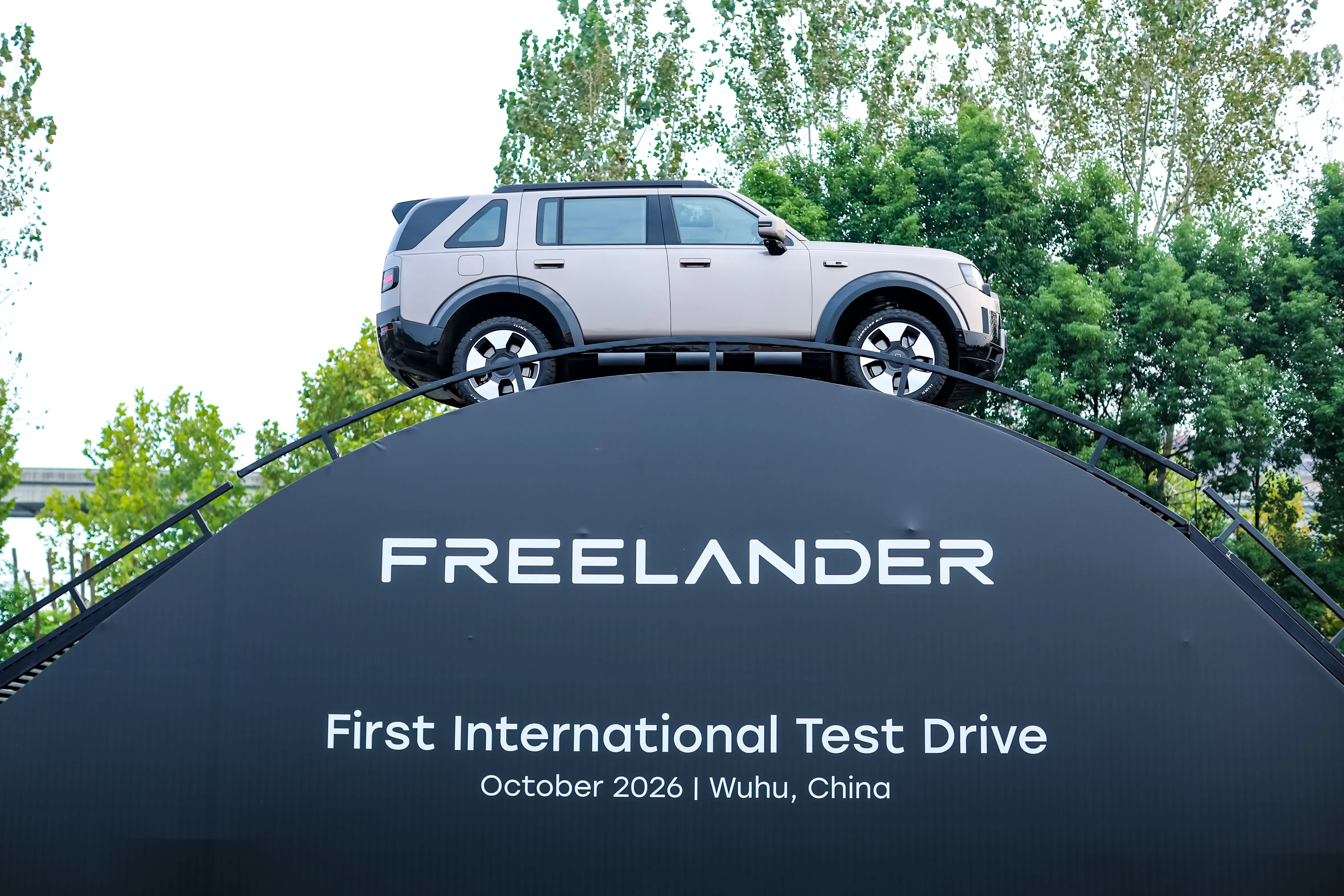 Beyond the Legend: International Guests Put FREELANDER 8’s Intelligent All-Terrain Capability to the Test